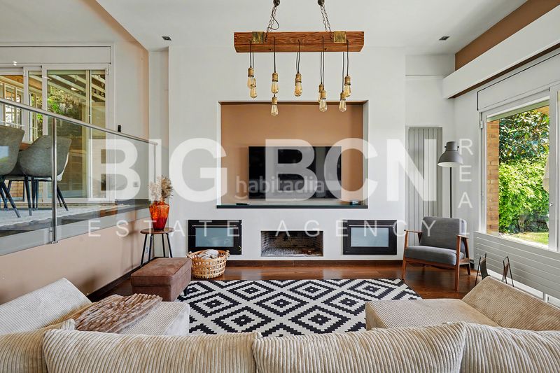 Foto a95d0fad-7a4d-4c57-839f-5eeded990be2. Chalet en Ciutat Diagonal Esplugues de Llobregat