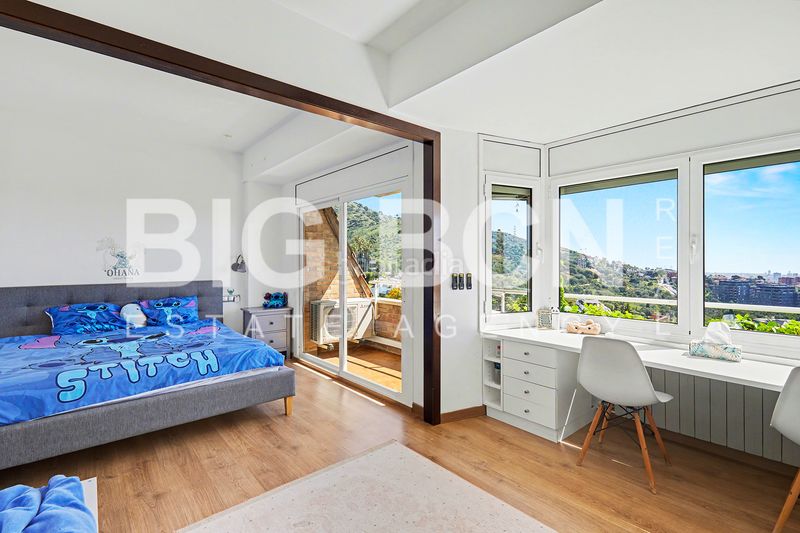 Foto b2f0f0f8-3c40-47f6-a23c-3898e118bffa. Chalet en Ciutat Diagonal Esplugues de Llobregat