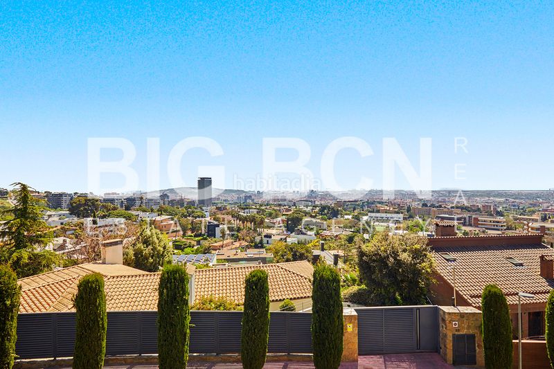 Foto ebfac5ea-04f9-447b-84dd-b7e14e7f9cd0. Chalet en Ciutat Diagonal Esplugues de Llobregat