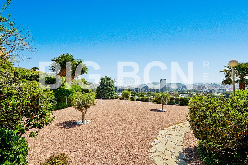 Foto fe749a03-84b3-46f0-92b2-bbfb962a4d30. Chalet en Ciutat Diagonal Esplugues de Llobregat