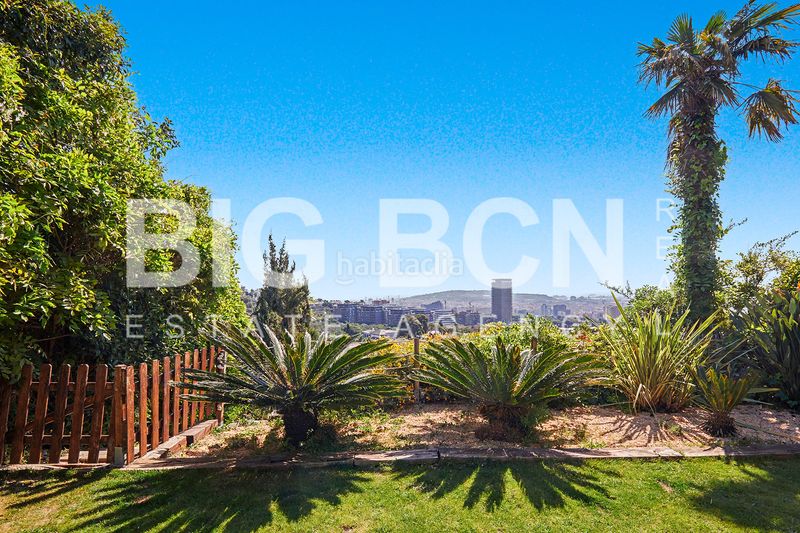 Foto 5981f5dd-4fcb-4b3e-a0c0-3351efab47be. Xalet amb xemeneia calefacció aparcament piscina a Esplugues de Llobregat