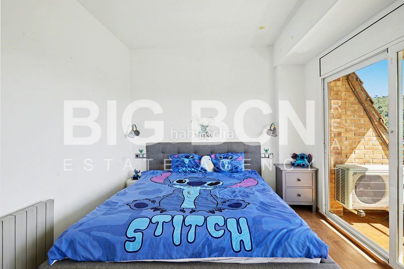 Foto cedd0b07-1ecc-4ef0-8497-a36b240c1d46. Xalet amb xemeneia calefacció aparcament piscina a Esplugues de Llobregat