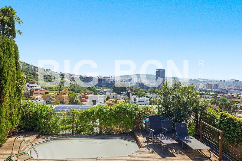 Foto e78239ef-b83f-429e-af4a-44c1a8cbd2ff. Xalet amb xemeneia calefacció aparcament piscina a Esplugues de Llobregat