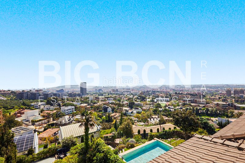 Foto f0a64517-03f9-47f4-a10a-d6621dadb6a3. Xalet amb xemeneia calefacció aparcament piscina a Esplugues de Llobregat