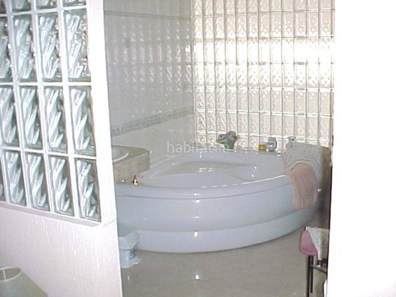 Foto 6617f594-abd3-4d87-9620-fb133e4212c1. Casa a schiera con riscaldamento parcheggio in Zona Nord Rubí