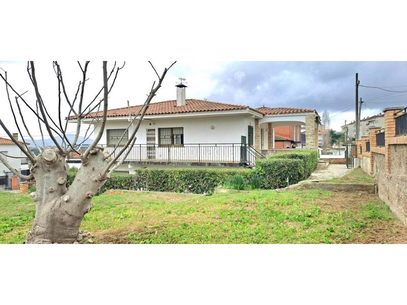 Foto dc7cd5cb-87bd-4b4e-a619-8d07c902925b. Chalet avec chauffage parking dans Castellbisbal