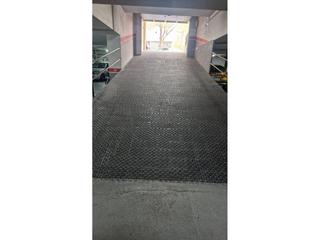 Car parking  Urquinaona. Parking en venta en vallparadis