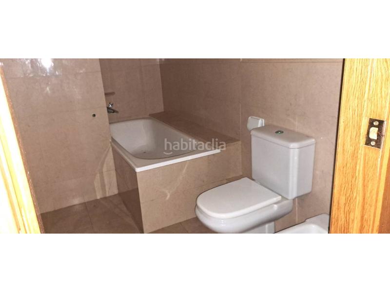 Foto bf6d6734-f748-4ab1-a4e8-becc1b5af9bc. Local comercial a Cementiri Vell Terrassa