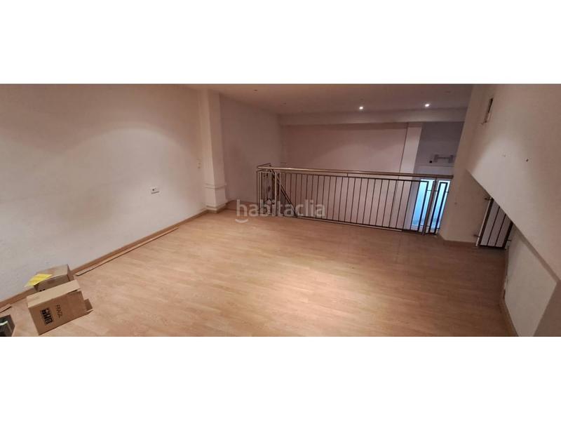 Foto d7a4b688-af91-4e35-a8a5-5527ca11298c. Local comercial a Cementiri Vell Terrassa