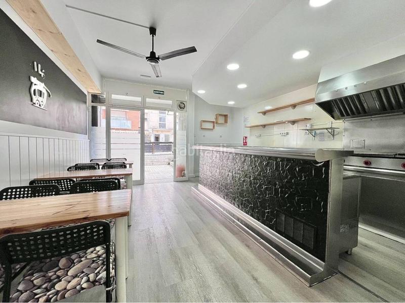 Foto cd970c5e-55c9-4d06-a20b-ab95f7997f54. Local comercial local para ponerlo a funcionar en Terrassa