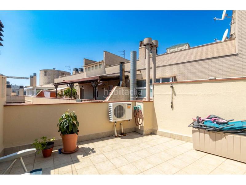 Foto e8e3dd6a-65cd-4c42-b346-aacccf439e23. Dúplex duplex con terraza en Barri del Centre Terrassa