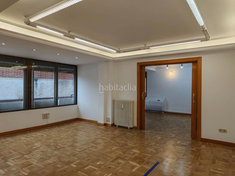 Foto ffec8f5f-118a-4849-89a3-2b89cdd1c2f3. Affitto ufficio con riscaldamento parcheggio in El Viso Madrid
