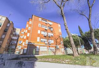 Pis  Calle tomelloso. Madrid/piso