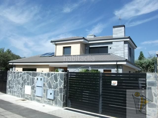 Foto cf6c0813-9771-4045-848b-041208482788. Xalet amb aparcament piscina a Alpedrete