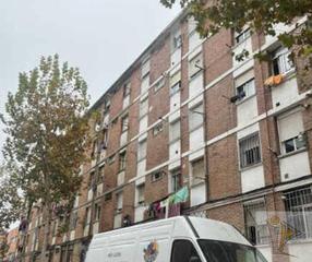 Etagenwohnung  Rocafort. Madridpiso