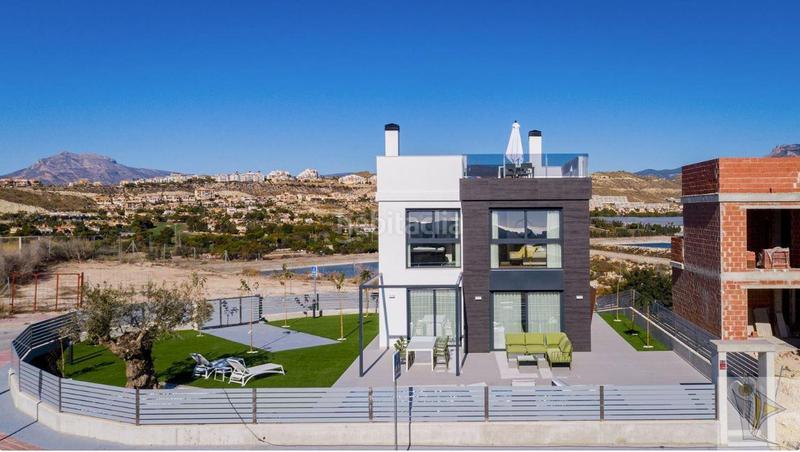 Foto 713a1d5f-9ff7-4ddd-8223-b72e7f2c483d. Chalet con parcheggio piscina in Bonalba-Cotoveta Mutxamel