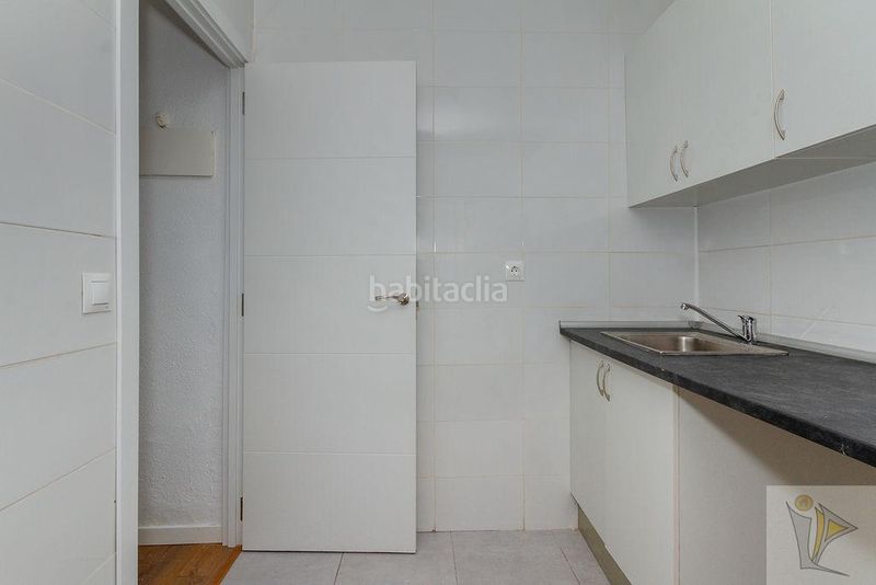 Foto a17c349a-0f5b-49fc-9b4f-0bd58b46aa1c. Pis a Almendrales Madrid