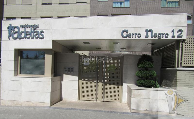 Foto 8ffb8125-a430-428f-b251-d555c645c263. Aparcament cotxe a Adelfas Madrid