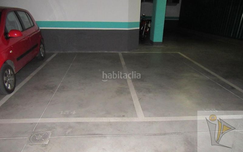 Foto f9f219b3-56ff-427b-982c-5c3da39df8d0. Aparcament cotxe a Adelfas Madrid