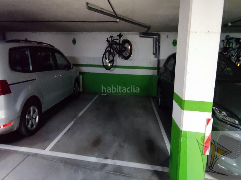 Foto ae526b89-eed4-48fc-b880-0d77b181768c. Aparcament cotxe a Simancas Madrid