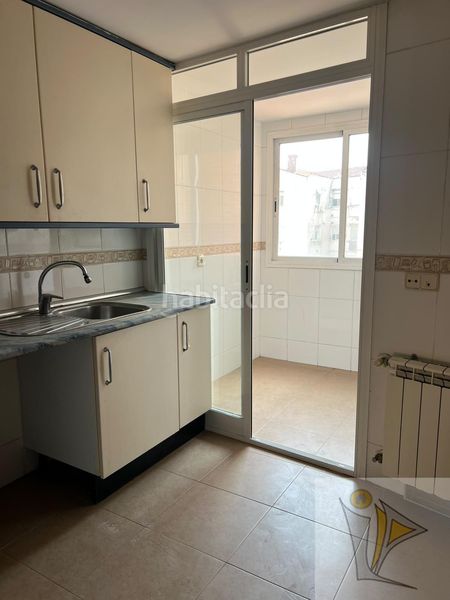 Foto aaf6c6b6-6938-4f56-9814-da791a6df283. Pis amb aparcament a Villaverde Alto Madrid