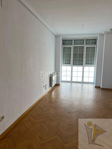 Foto b7b5ffd3-b34e-45f5-9941-75f27782d1d2. Pis amb aparcament a Villaverde Alto Madrid