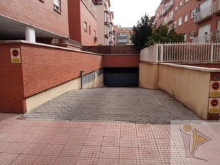 Aparcament cotxe a CL AUGUSTO ROA BASTOS