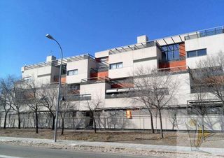 Parking coche  Av antonio lopez. Pintogaraje