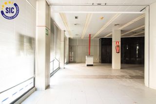 Local Comercial en Paseo MORELLA 23