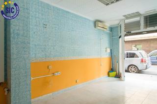 Local Comercial en Calle PINTOR RIBERA 17