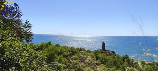 Wohngrundstück in Calle tombatossals 129. Parcela urbana con espectaculares vistas al mar