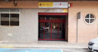 Locale commerciale in Calle marques de la ensenada 12. Local comercial de entidad bancaria
