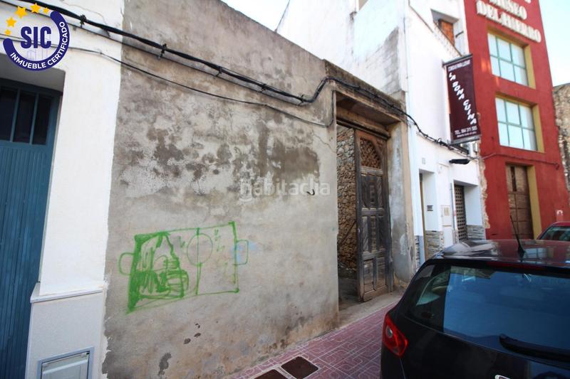 Foto 0ec7539f-5cf1-472e-ab4b-775280a48033. Terreno residencial en calle ramon y cajal 8 patio casa solar a dos calles, en el casco viejo, en el Centro pueblo en Oropesa del Mar