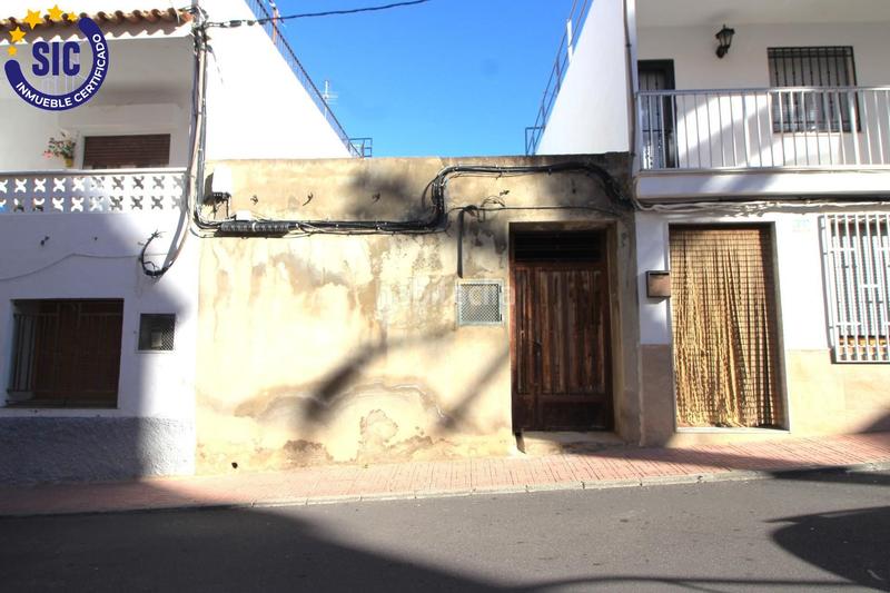 Foto 17aa600b-88f7-4307-8a47-4296d566cf53. Terreno residencial en calle ramon y cajal 8 patio casa solar a dos calles, en el casco viejo, en el Centro pueblo en Oropesa del Mar