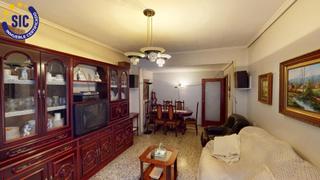 Pis en Catalua 6. Piso en venta junto a la farola  105 m, 3 habitaciones dobles y