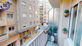 Piso en Cataluña 6. Piso en venta junto a la farola  105 m, 3 habitaciones dobles y