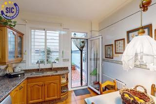 Casa en Calle navarra 63. Casa amplia en calle navarra castelln,  con terraza, garaje y b