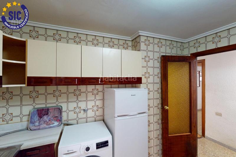 Foto c2c954b0-3a06-4572-90ea-f379194e465c. Flat in calle sanahuja 4 in Casco Histórico Castellón de la Plana
