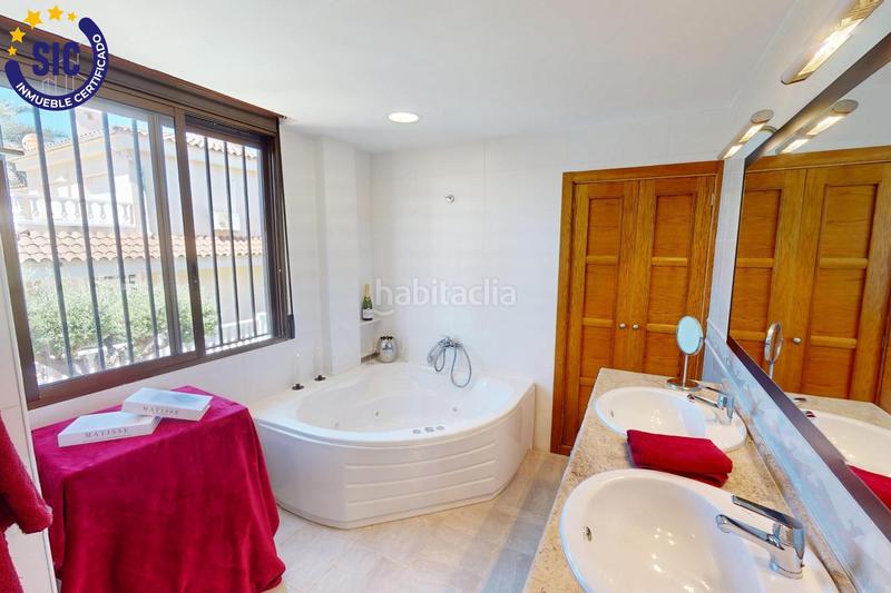 Foto 9d9b75b1-ad05-49d9-b1d6-c80379d582b6. Chalet dans avenida mohino 21 dans Benicàssim Golf Benicasim / Benicàssim