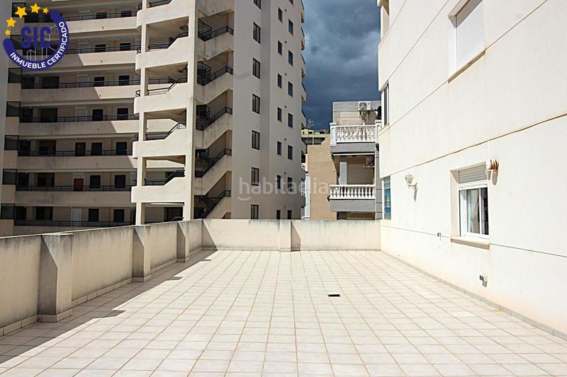 Foto 1a763718-5b23-469a-9e3f-89b6d2c3c25e. Apartamento en faro del 92 apartamento en zona de Playa de la Concha con una espectacular terraza de 88m2, piscina, garaje y trastero en Oropesa del Mar