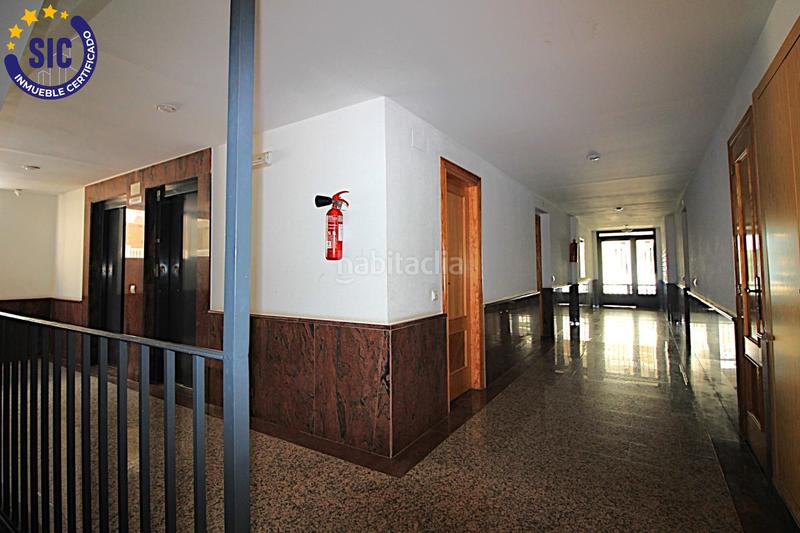Foto 44669847-67de-407b-acfa-0a2653a01e03. Apartamento en faro del 92 apartamento en zona de Playa de la Concha con una espectacular terraza de 88m2, piscina, garaje y trastero en Oropesa del Mar