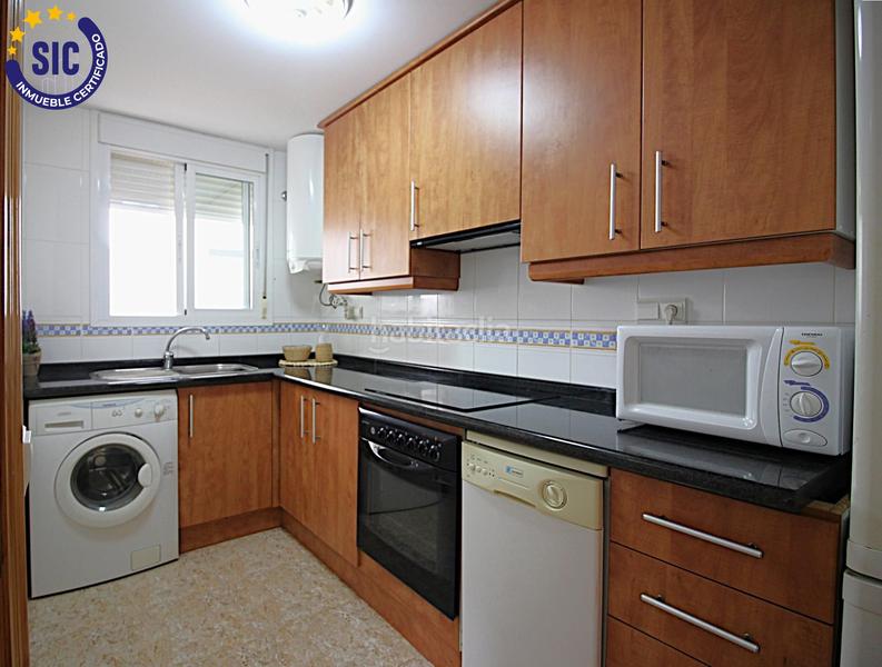 Foto ef42c1c5-493f-4f2b-9562-af79226fc386. Apartamento en faro del 92 apartamento en zona de Playa de la Concha con una espectacular terraza de 88m2, piscina, garaje y trastero en Oropesa del Mar