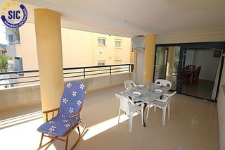 Piccolo appartamento in Calle antonio bosque 23. Magnifico apartamento de tres habitaciones junto al mar con pisc