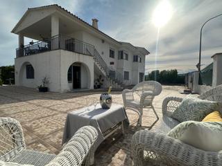 Chalet in Cati 11. Villa independiente con gran parcela en benicasim golftranquilid