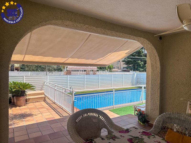 Foto 63b7e97e-3163-4929-93f9-33d4cd97496a. Xalet amb calefacció aparcament piscina a Heliópolis Benicasim / Benicàssim