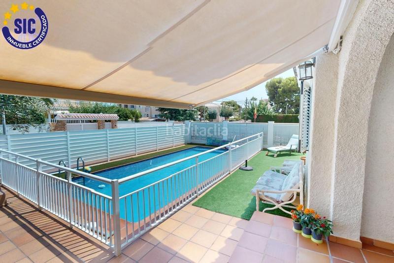 Foto 8692564b-69cb-4b54-b63b-7048cfac61b8. Xalet amb calefacció aparcament piscina a Heliópolis Benicasim / Benicàssim