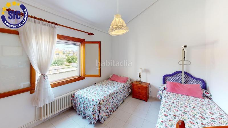 Foto ff8e2186-345e-453b-b942-1c7f383a9b92. Xalet amb calefacció aparcament piscina a Heliópolis Benicasim / Benicàssim