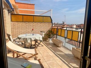 Ático en Calle maestro falla 37. Ático con terraza en castellón este  luminoso, con 3 habitacione