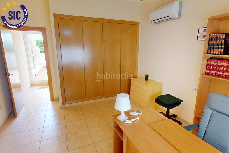 Foto 5d25d6ce-9f62-4f54-b179-d4d90ed90f1c. Casa a schiera in calle alzira 4 in Ciutat del Transport - La Salera Castellón de la Plana