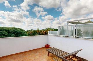 Reihenhaus  Calle alzira  4. Adosado junto a la salera y campo de atletismo de planta baja y